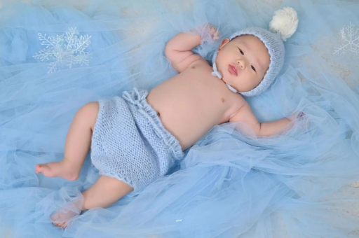 瑞安摸孕妇肚子沾喜气